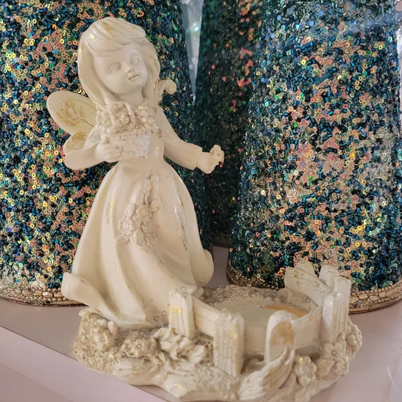 Fairy ~ Angel Girl Figurine ~ Display Space for Votive, etc.~ Vintage? ~ Pretty! - Picture 4 of 16